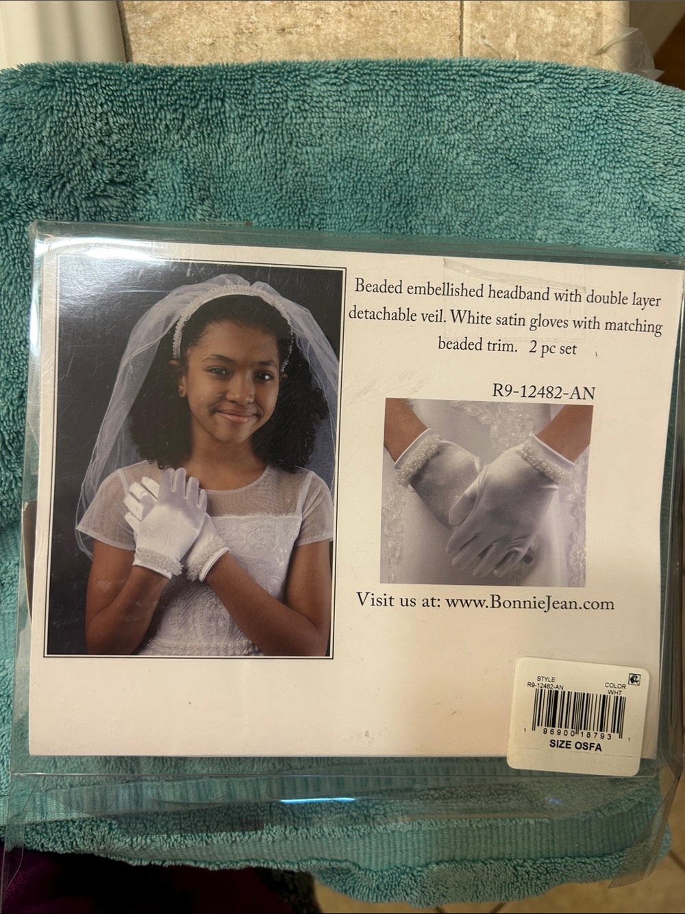 Bonnie Jean White Satin-Look Gloves and Pearl-Trim Veil
